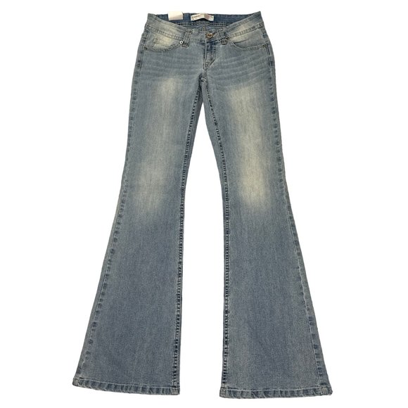 No Boundaries Junior Womens 1 Flare Leg Light Wash Blue Denim Stretch - Picture 2 of 7